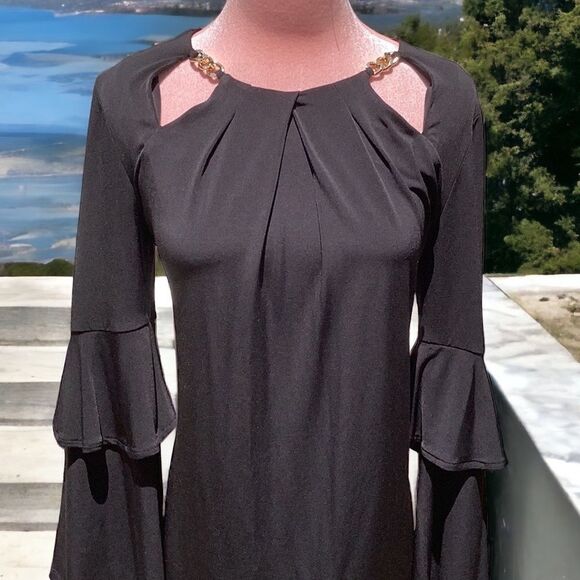 MICHAEL KORS NWT XS BLACK SHIFT DRESS DOUBLE BELL SLEEVES CHAIN DETAIL - Picture 2 of 13
